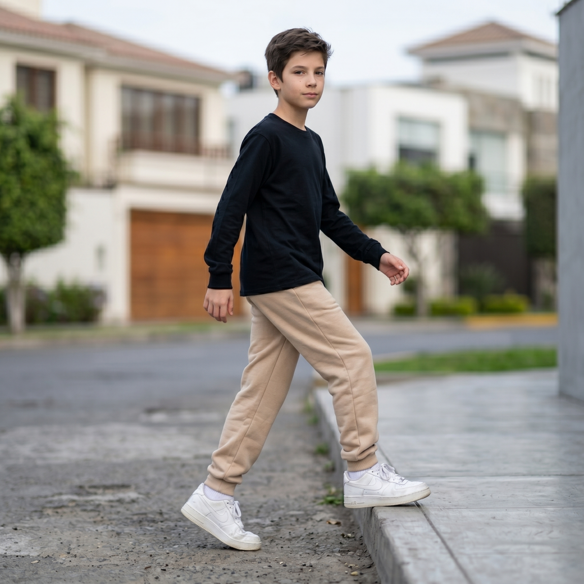Jogger Buzo Niño Beige con Puño | Pantalón Deportivo